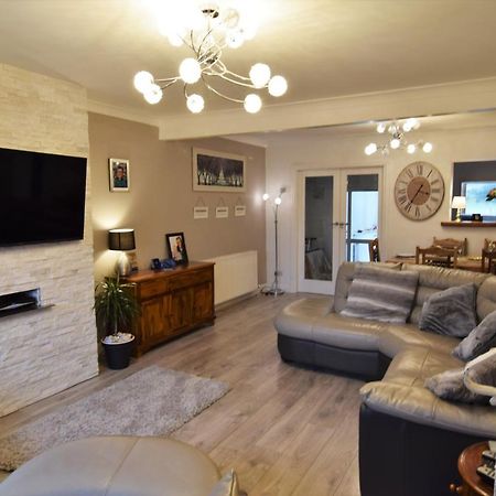Mikes At Menai - Stylish & Spacious 3 Bed House In Menai Bridge. المظهر الخارجي الصورة