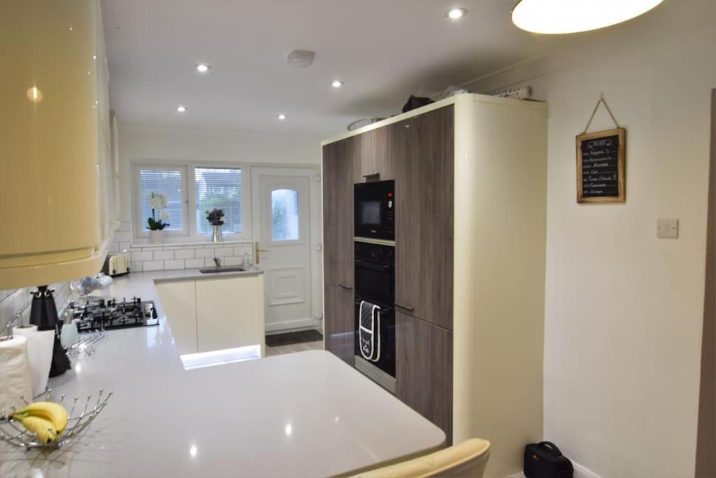 Mikes At Menai - Stylish & Spacious 3 Bed House In Menai Bridge. المظهر الخارجي الصورة