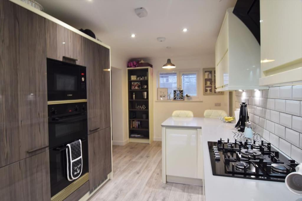 Mikes At Menai - Stylish & Spacious 3 Bed House In Menai Bridge. المظهر الخارجي الصورة