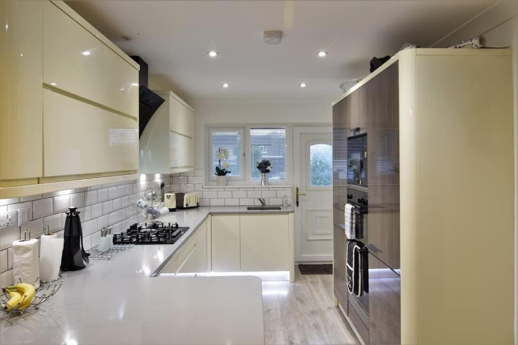 Mikes At Menai - Stylish & Spacious 3 Bed House In Menai Bridge. المظهر الخارجي الصورة